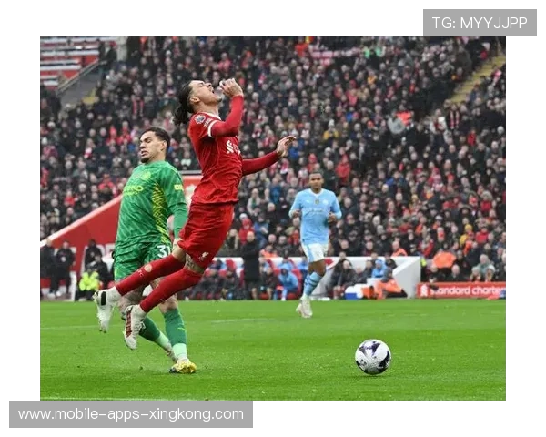 利物浦弧顶转移挑起对方错位 利物浦弧顶转移挑起对方错位