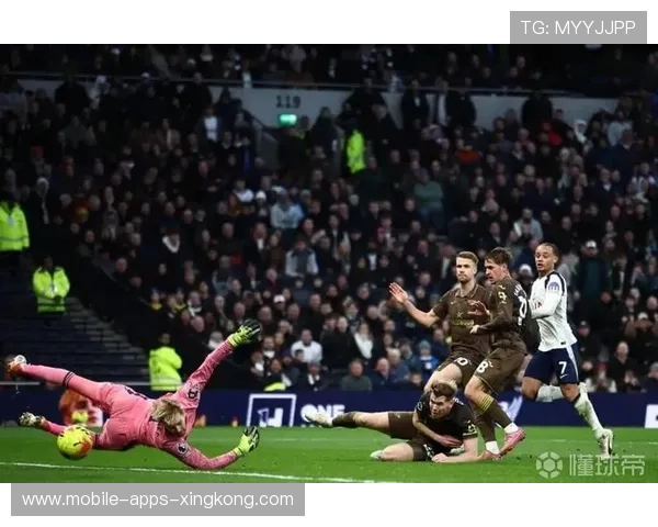 热刺通过快速传球连续压制中路:一场以节拍取胜的战术解码 热刺通过快速传球连续压制中路:一场以节拍取胜的战术解码