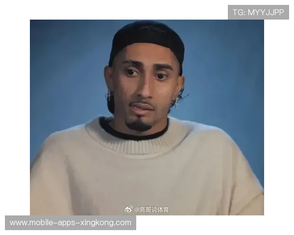 巴萨小范围配合极具压迫性，拉菲尼亚扫射偏出